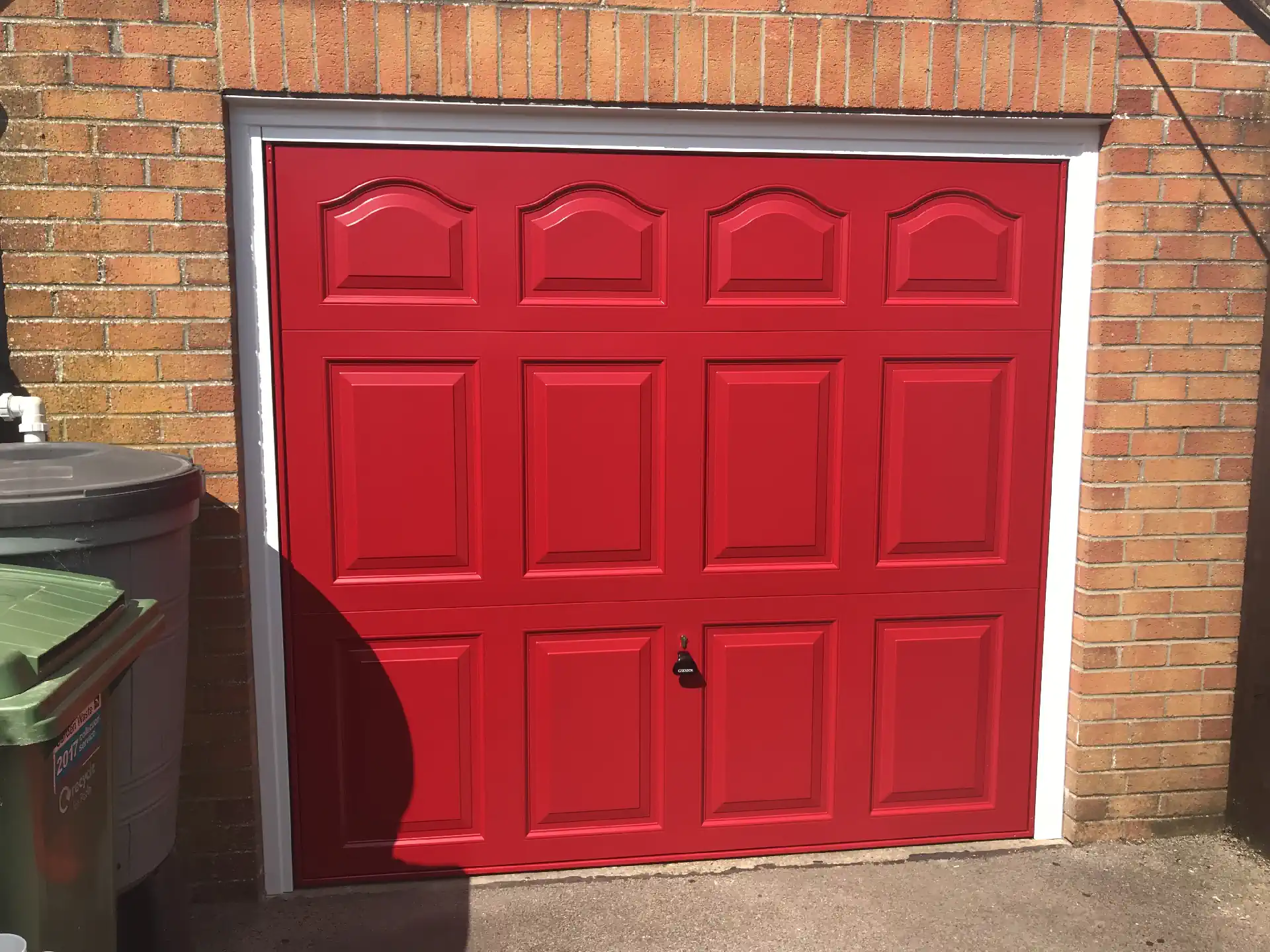 vb garage door red